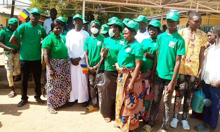 Moundou : la FJA distribue des Kits alimentaires et plante des arbres