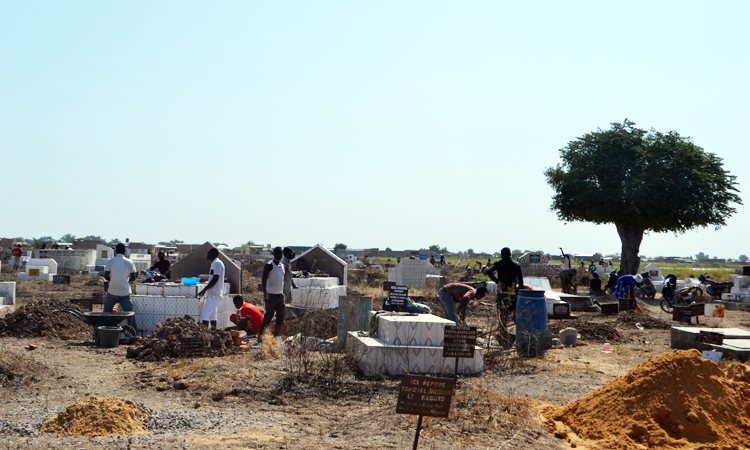 La Toussaint et le nettoyage des tombes