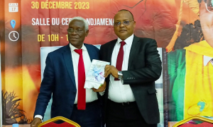 M. Dagache présente son livre, « Mobilisation des recettes fiscales non pétrolières »